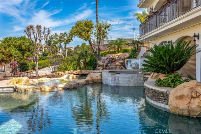 22250 Village Way, Canyon Lake, CA 92587