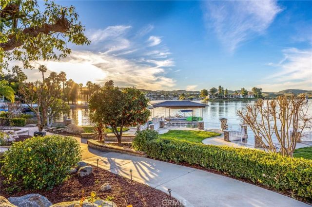 22250 Village Way, Canyon Lake, CA 92587