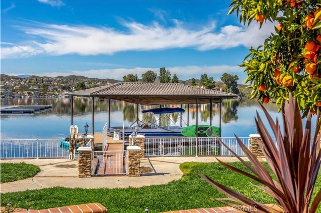 22250 Village Way, Canyon Lake, CA 92587