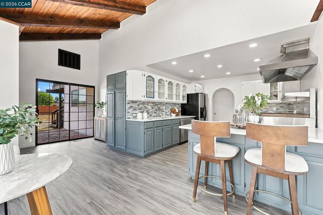 15326 Farnsworth St, San Leandro, CA 94579