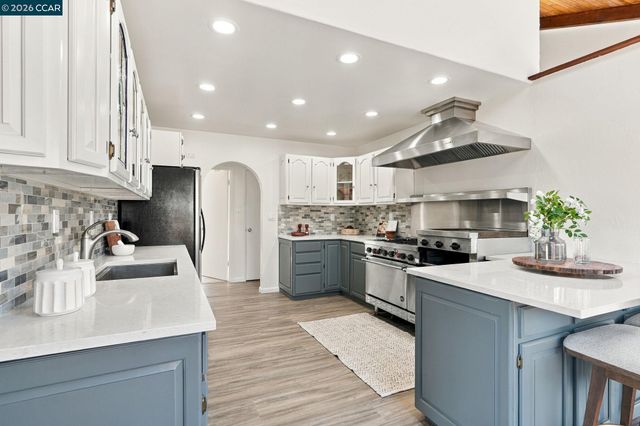 15326 Farnsworth St, San Leandro, CA 94579