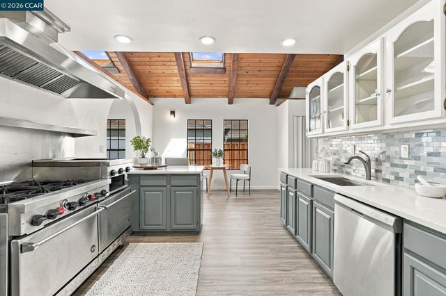 15326 Farnsworth St, San Leandro, CA 94579