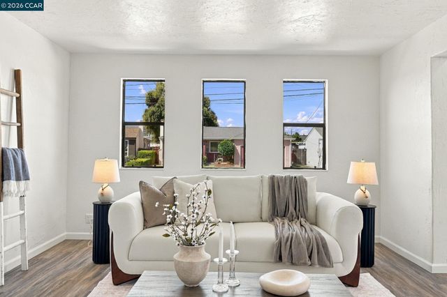 15326 Farnsworth St, San Leandro, CA 94579