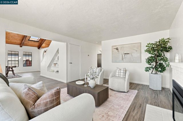 15326 Farnsworth St, San Leandro, CA 94579