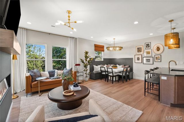 19 Lienemann, St Peters, MO 63303