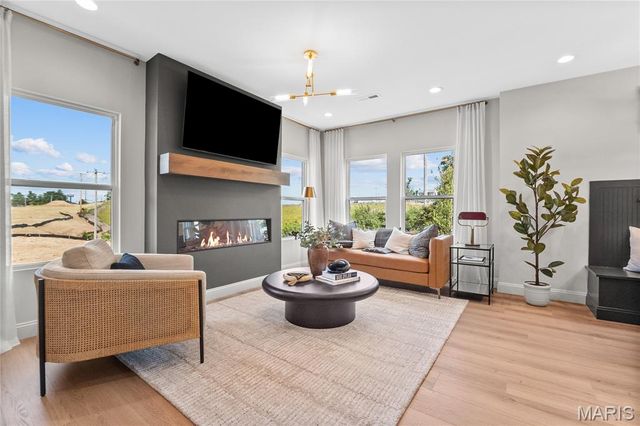 19 Lienemann, St Peters, MO 63303