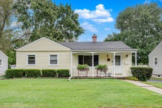 133 N Ridgemoor Avenue, Mundelein, IL 60060