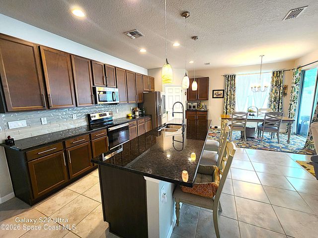 988 Corbin Circle SW, Palm Bay, FL 32908