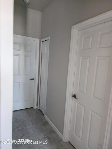 988 Corbin Circle SW, Palm Bay, FL 32908