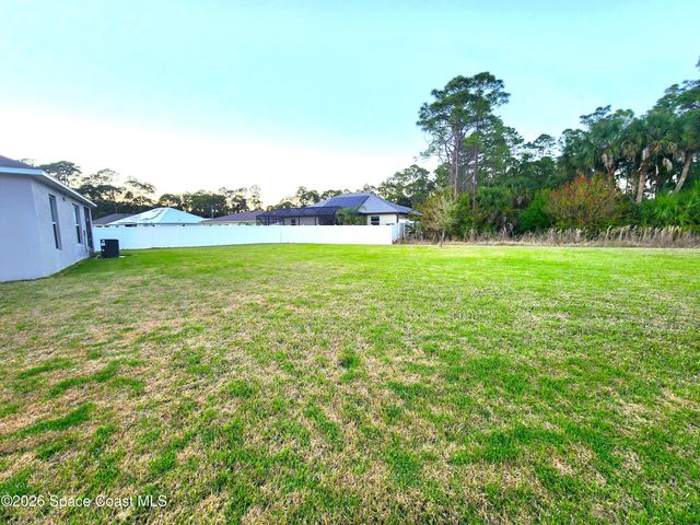 988 Corbin Circle SW, Palm Bay, FL 32908