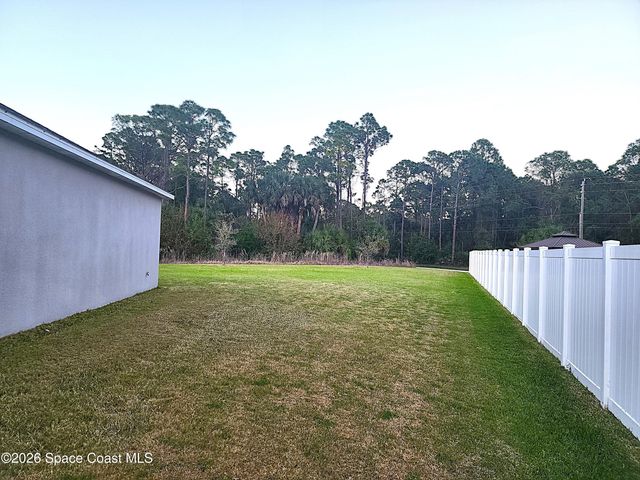 988 Corbin Circle SW, Palm Bay, FL 32908