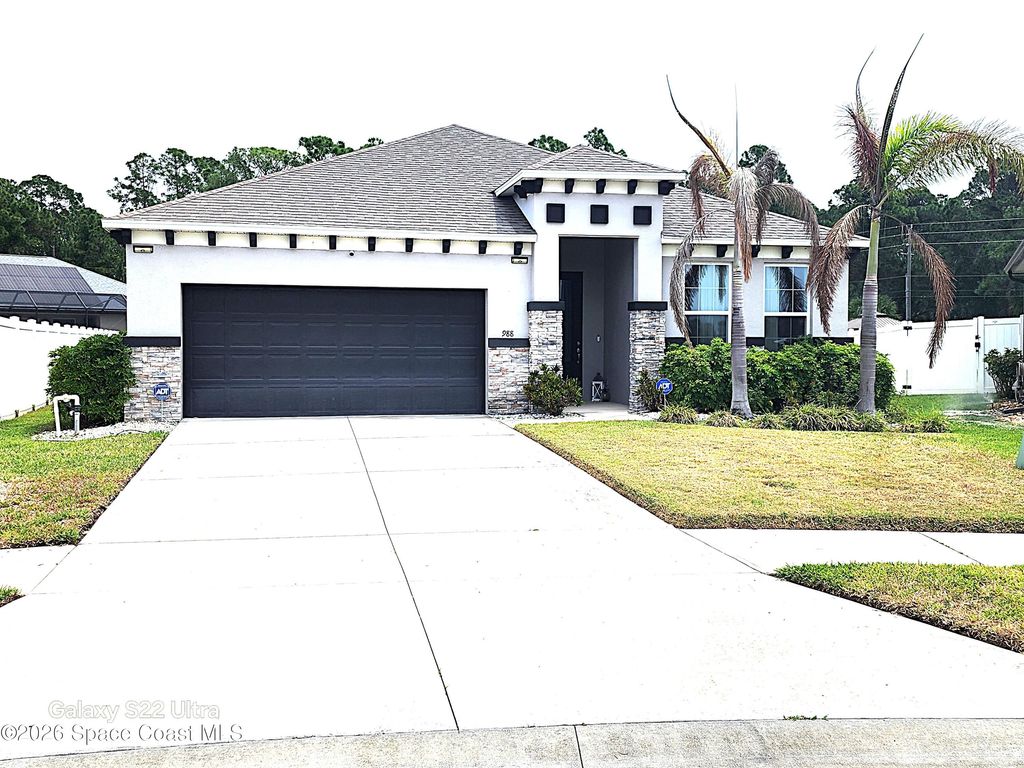 988 Corbin Circle SW, Palm Bay, FL 32908