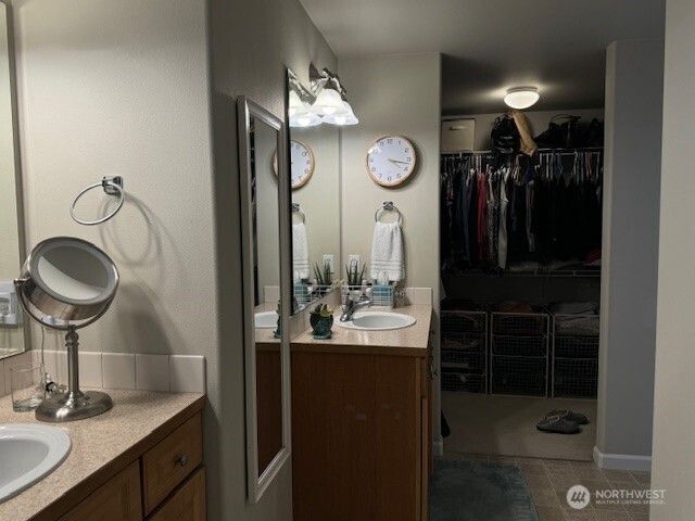 10700 SE 260th Street #F101, Kent, WA 98030