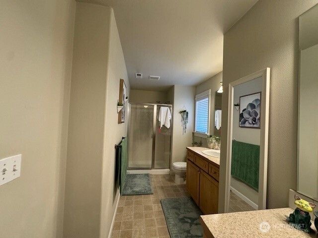 10700 SE 260th Street #F101, Kent, WA 98030