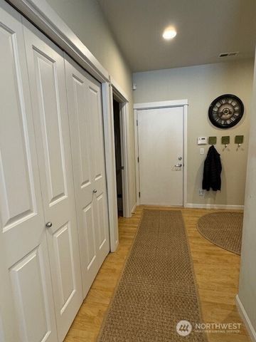 10700 SE 260th Street #F101, Kent, WA 98030