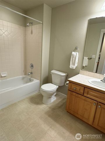10700 SE 260th Street #F101, Kent, WA 98030