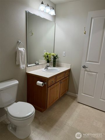10700 SE 260th Street #F101, Kent, WA 98030