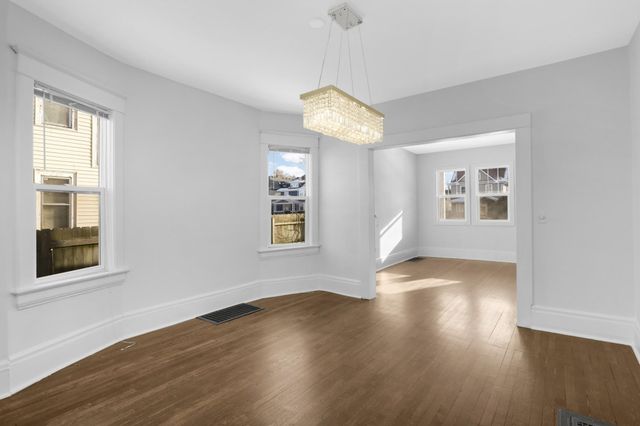 909 Marshall Avenue, Saint Paul, MN 55104