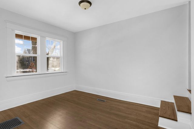 909 Marshall Avenue, Saint Paul, MN 55104