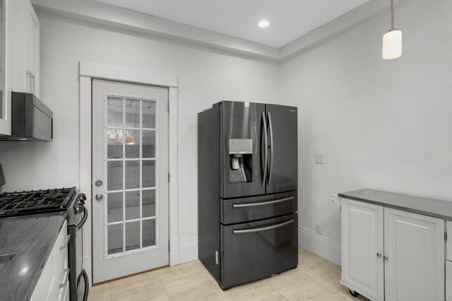 909 Marshall Avenue, Saint Paul, MN 55104