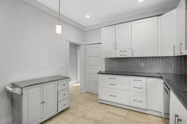 909 Marshall Avenue, Saint Paul, MN 55104