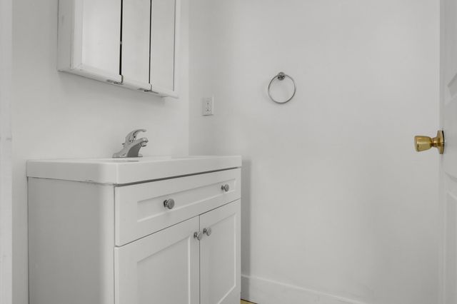 909 Marshall Avenue, Saint Paul, MN 55104