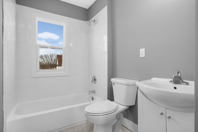 909 Marshall Avenue, Saint Paul, MN 55104