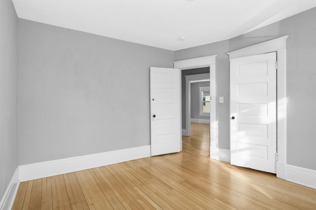 909 Marshall Avenue, Saint Paul, MN 55104