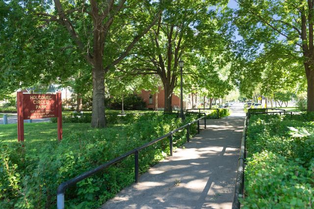 909 Marshall Avenue, Saint Paul, MN 55104