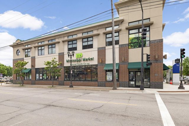 909 Marshall Avenue, Saint Paul, MN 55104