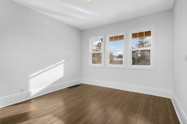 909 Marshall Avenue, Saint Paul, MN 55104