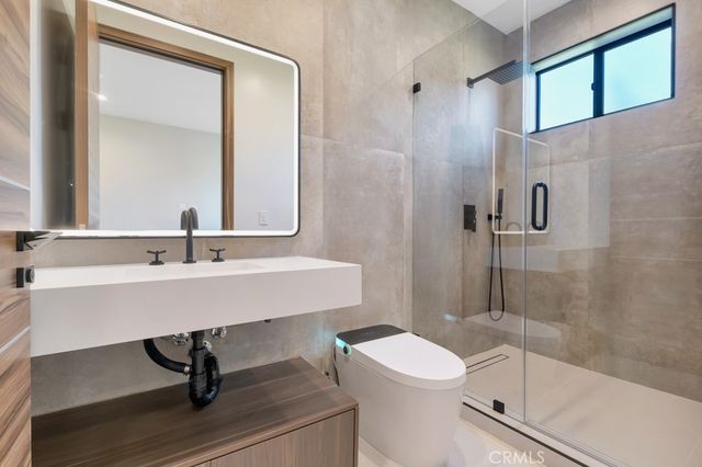 17534 Collins, Encino, CA 91316