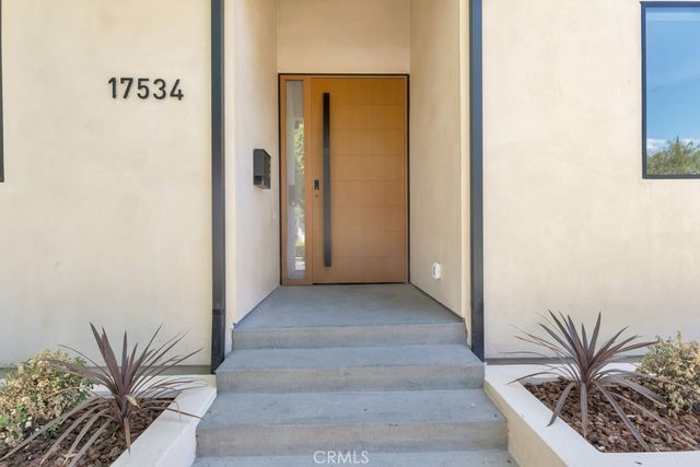 17534 Collins, Encino, CA 91316