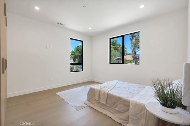 17534 Collins, Encino, CA 91316