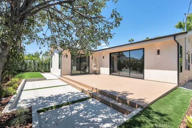 17534 Collins, Encino, CA 91316