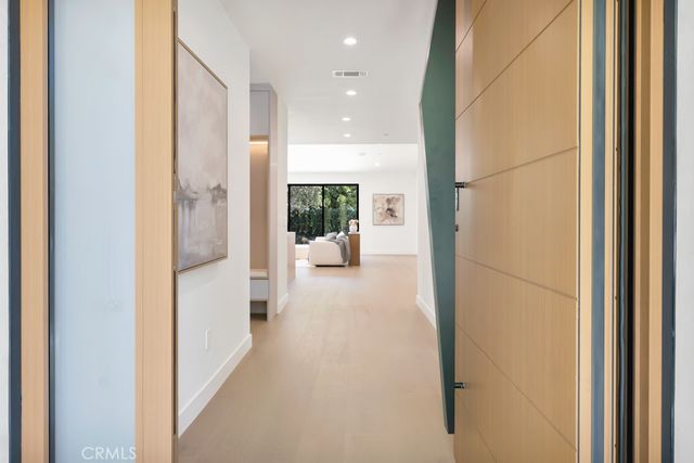 17534 Collins, Encino, CA 91316