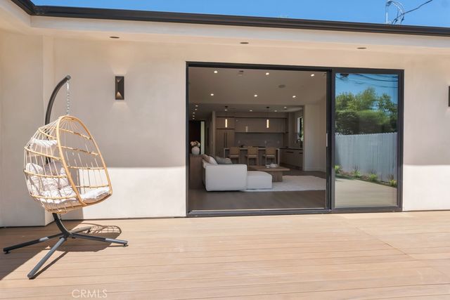 17534 Collins, Encino, CA 91316