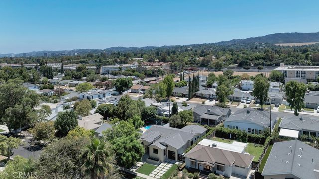 17534 Collins, Encino, CA 91316