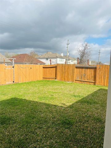 2406 Sandlewood Trail Lane, Houston, TX 77014