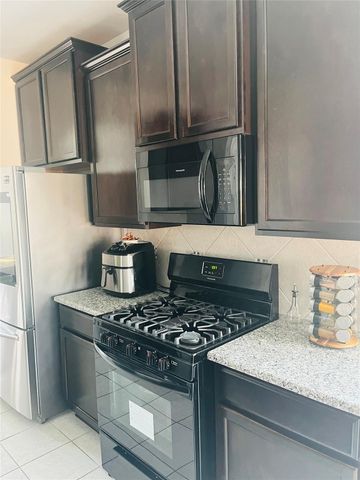 2406 Sandlewood Trail Lane, Houston, TX 77014