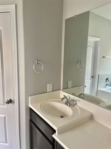 2406 Sandlewood Trail Lane, Houston, TX 77014