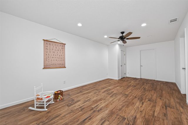 10720 Royal Forest Drive, Conroe, TX 77303