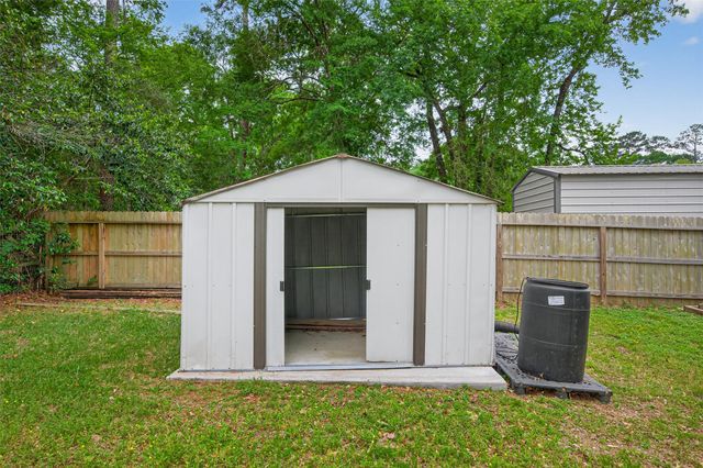 10720 Royal Forest Drive, Conroe, TX 77303