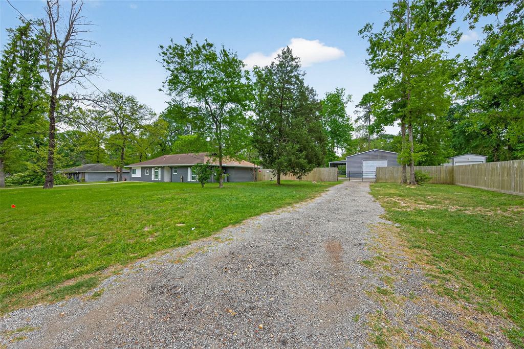 10720 Royal Forest Drive, Conroe, TX 77303