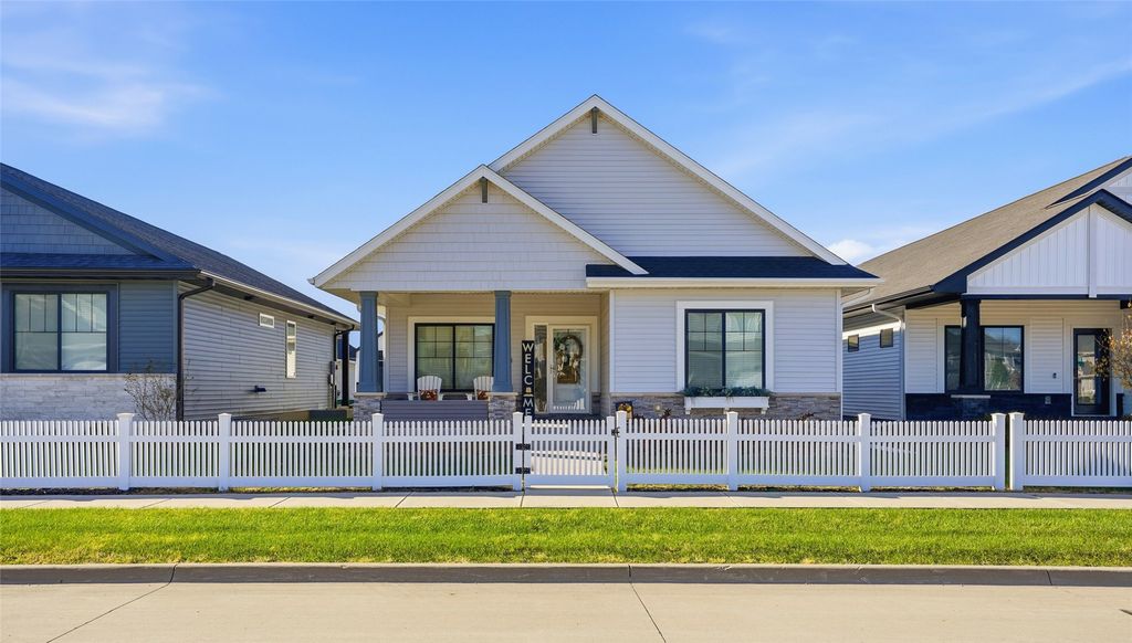 762 Clover Hill Drive, North Liberty, IA 52317