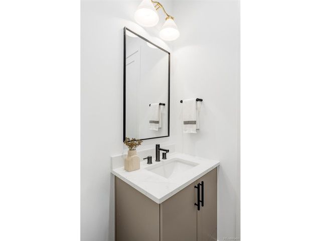 330 Elm St, Denver, CO 80220