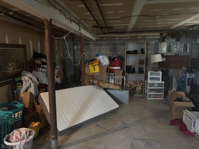 110 Coolidge St, Linden City, NJ 07036