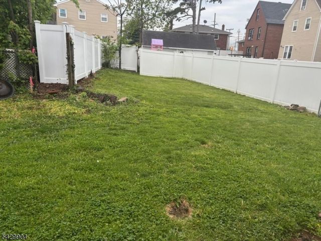 110 Coolidge St, Linden City, NJ 07036