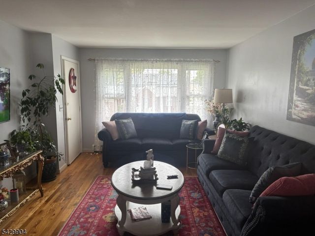 110 Coolidge St, Linden City, NJ 07036