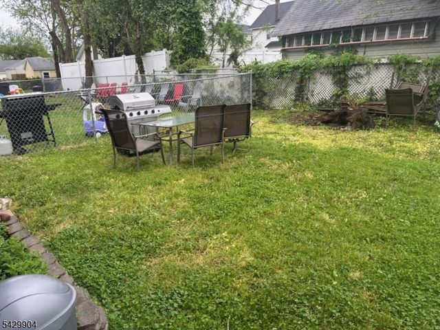 110 Coolidge St, Linden City, NJ 07036